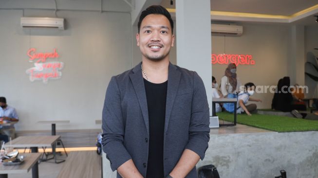 Michael Yukinobu De Fretes atau Nobu saat ditemui di acara grand opening restaurant milik Ivan Gunawan di Bogor, Jawa Barat, Minggu (30/5/2021). [Suara.com/Alfian Winanto]