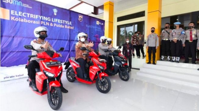 Kenalkan Kendaraan Bermotor Listrik, PLN Siapkan 82 Titik Pengisian Listrik Umum