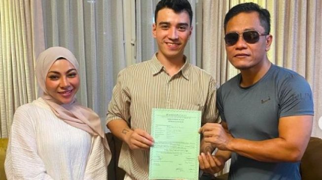 Meski Disinggung Lepas Jilbab, Liza Aditya  Masih Mengajar Ngaji Mualaf