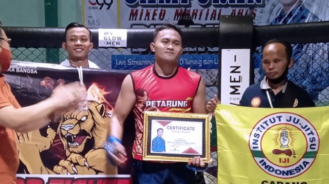 Selamat! Atlet Jujitsu ITN Malang Juarai Tarung Bebas MMA 2021