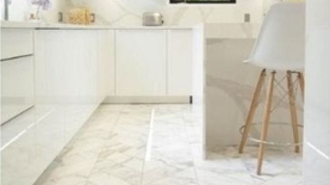 Keramik Dapur Motif Marmer. (HGTV Home)