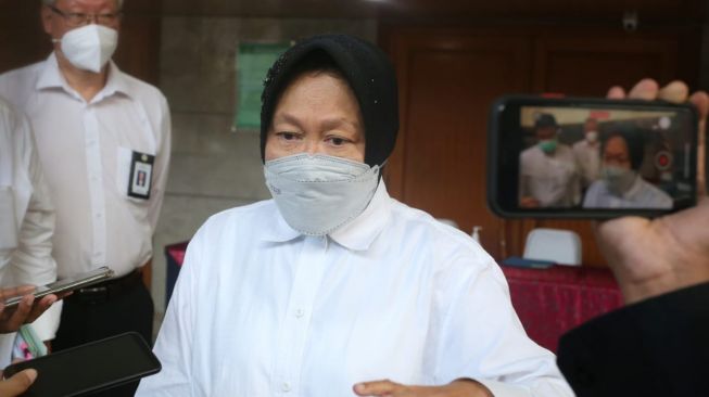 Mensos Risma Targetkan Pemulihan NTT Karena Badai Siklon Tropis Seroja Dikerjakan Juni