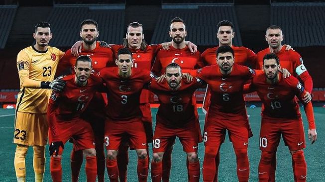 Timnas Turki di Euro 2020 atau Piala Eropa 2020 (instagram/hakancalhanoglu)