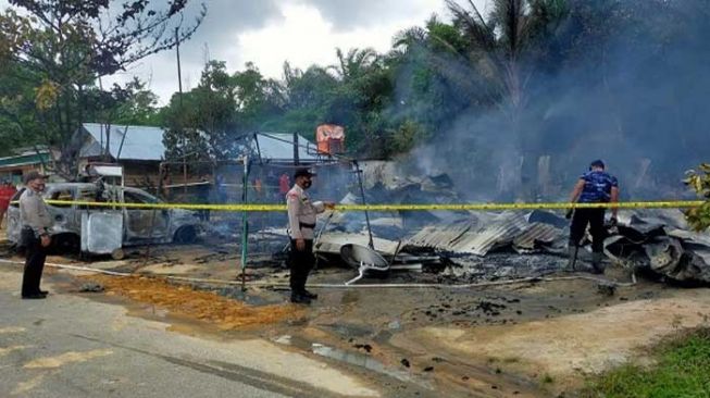 Rumah-Mobil Penjual Bensin di Riau Terbakar Gegara Pembeli Merokok