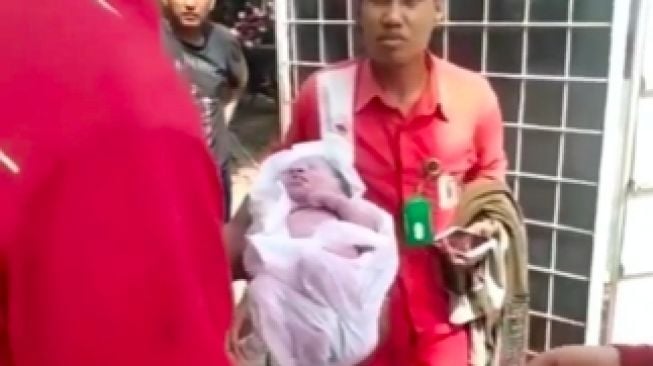 Bayi Cantik Ditemukan Terbungkus Plastik di WC SPBU, Ini Kondisi Terakhirnya