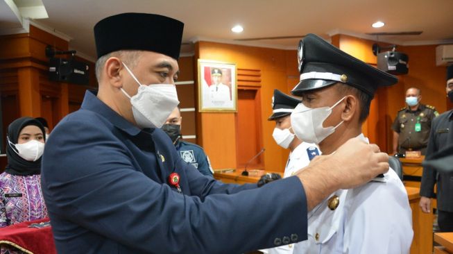 Bupati Tangerang Lantik Enam Kepala Desa Hasil PAW Serentak