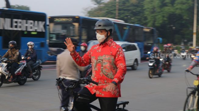 Gowes 19 Km dari Rumah ke Balai Kota, Anies: Bersepeda Tak Perlu Baju Khusus