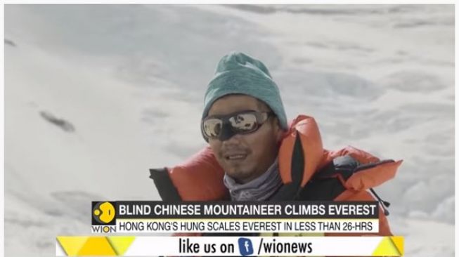 Zhang Hong, Pria Buta Pertama dari Asia yang Taklukan Gunung Everest, (Youtube/Wion)