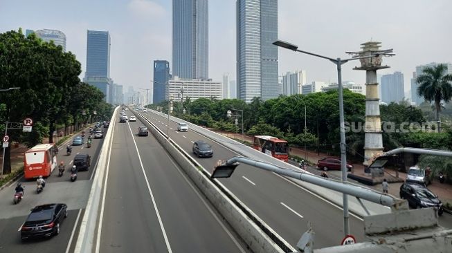 Nekat Terobos JLNT Casablanca, Pengendara Motor Tewas di Tempat Usai Tabrak Pembatas Jalan