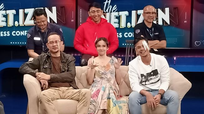 Cak Lontong dan Surya Insomnia Pandu Acara The Net.izen