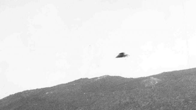 Penampakan UFO. [Archivesfoundation]