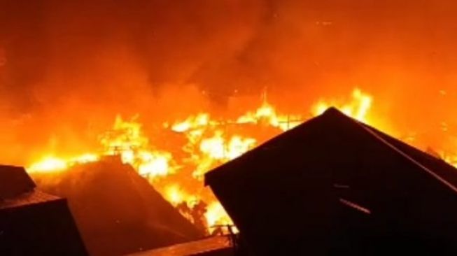 Kebakaran di Depok Jaya, Lansia Terjebak di Dalam Rumah Meninggal Dunia