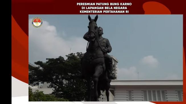 Penampakan Monumen Bung Karno tunggangi kuda diresmikan Menhan Prabowo dan Megawati Soekarnoputri. (Tangkapan layar/zoom)