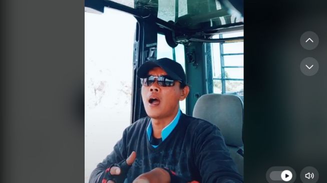 Herry Kembaran Sule [TikTok/herryyy48]