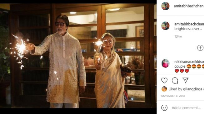 Amitabh Bachchan dan istri, Jaya Bachchan. [Instagram/amitabhbachchan]