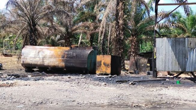 Penampungan CPO di Bukit Buai Tapan Terbakar