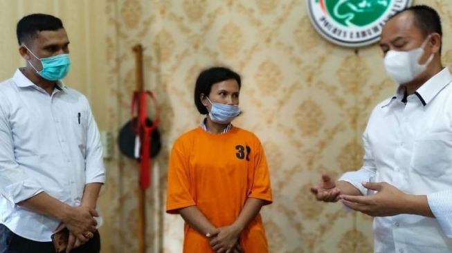 Nyambi Jualan Sabu, Ibu-ibu Tukang Jahit Diupah Bandar Rp400 Ribu Per Minggu