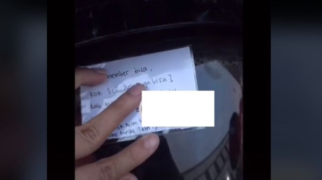 Helm Sering Hilang di Parkiran, Wanita Ini Tulis Pesan Menohok ke Maling