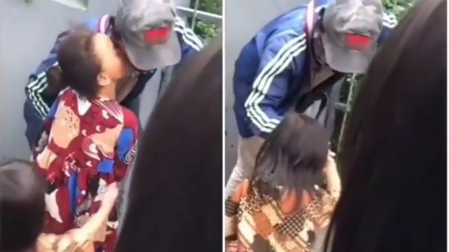 Haru! Viral Video Pedagang Kaki Lima Dicium Anak-anaknya Sebelum Berdagang