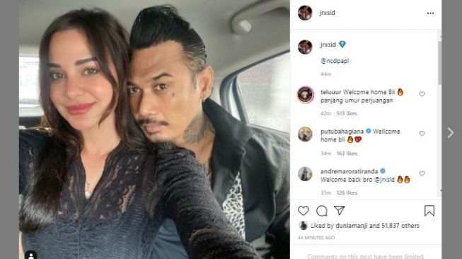 Bebas dari Penjara, Ini 7 Potret Mesra Jerinx dan Nora Alexandra yang Kembali Bersama