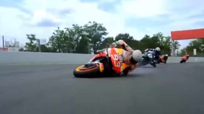 Marc Marquez mengalami kecelakaan saat MotoGP Catalunya 2021 (MotoGP.com)