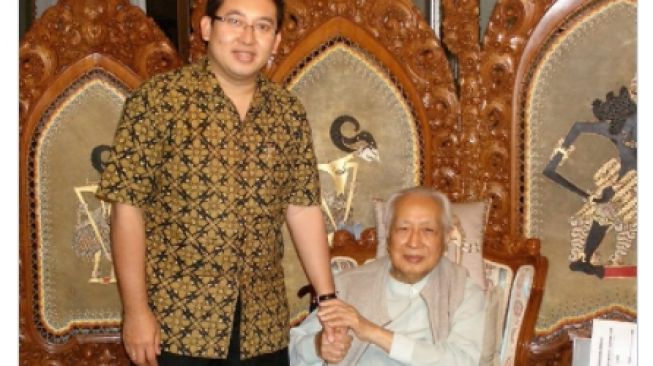 Kenang 100 Tahun Pak Harto, Fadli Zon Unggah Foto Bersama dengan Soeharto