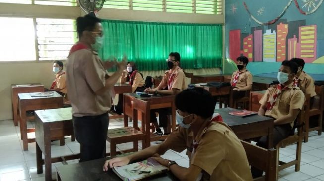 Nadiem Makarim Luruskan Pernyataan Jokowi Soal Sekolah Tatap Muka Terbatas