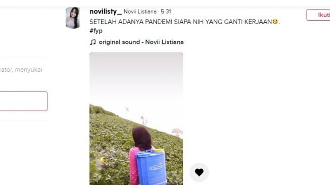 Novi Listiana asal Boyolali, Jawa Tengah, yang dulu berprofesi sebagai penyanyi pendangdut memutuskan hijrah menjadi seorang petani. [TiktTok @novilisty_]