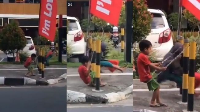 Modal Rantai, Dua Bocah Main Ayunan di Trotoar Restoran Cepat Saji Bikin Publik Tertampar