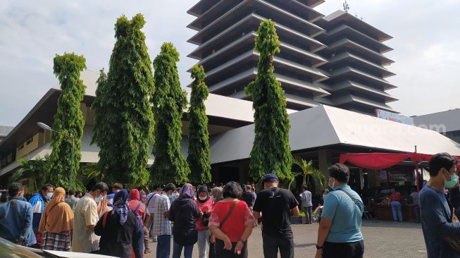 Ngeri! Takut Kasus Covid-19  di Kudus, Warga Semarang Serbu Kantor Ganjar Pranowo