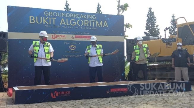 Peletakan batu pertama Bukit Algoritma di wilayah Cikidang, Kabupaten Sukabumi, Rabu (9/6/2021). [Sukabumiupdate.com]