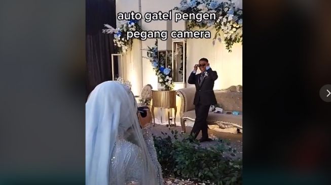 Mempelai wanita jadi fotografer di acara pernikahan (tiktok)