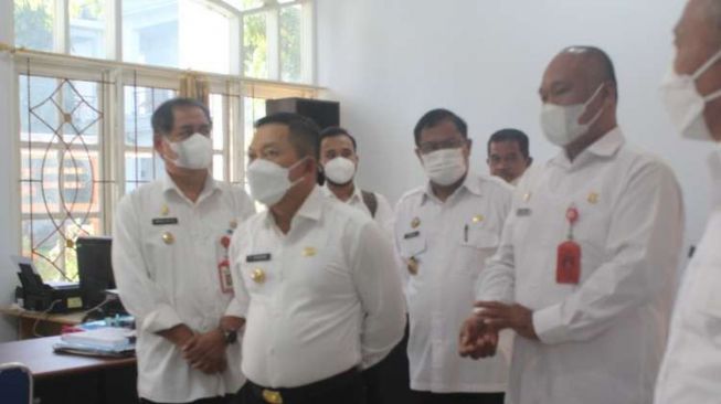 Bupati Arahkan Semua Kantor Pemda Banggai Miliki Smoking Area