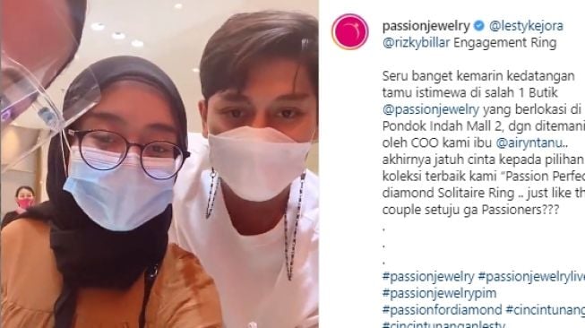 Momen Lesti Kejora dan Rizky Billar cari cincin lamaran. [Instagram/passionjewelry]