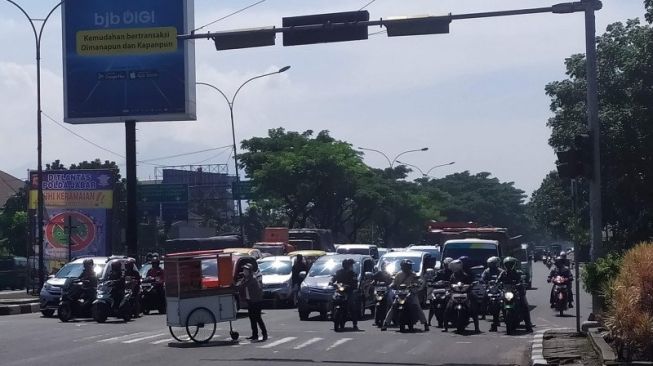 Polda Jawa Barat terapkan tilang elektronik di 21 titik di Kota Bandung, Jawa Barat [ANTARA/Bagus Ahmad Rizaldi].