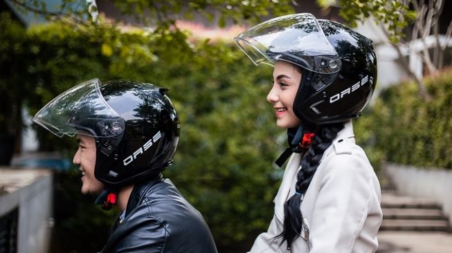 Tampil keren bersama helm Rider yang fungsional [Oase Indonesia].