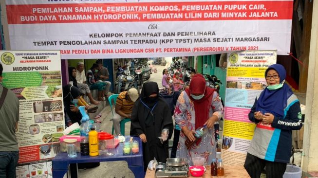 Edukasi Aksi Peduli Lingkungan 232 Warga Kampung Atas Air