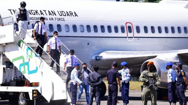 Plt Gubernur Sulsel Saksikan Simulasi Force Down Pesawat Asing