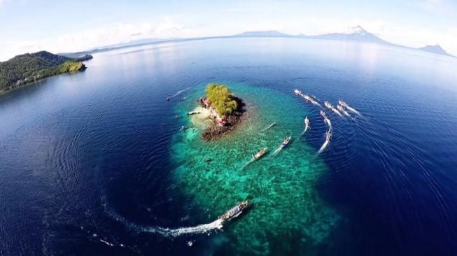 Industri Pariwisata Semakin Ramai dengan Hadirnya Festival Teluk Jailolo