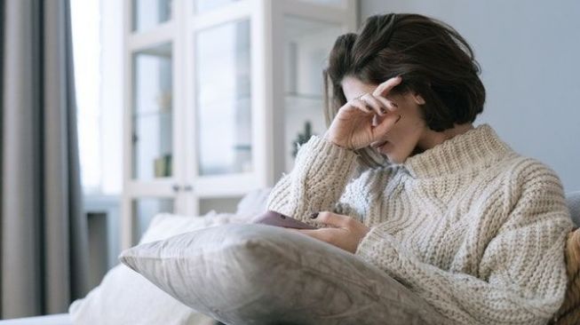 5 Penyebab Susah Tidur di Malam Hari, Termasuk Main HP - Suara Sumbar