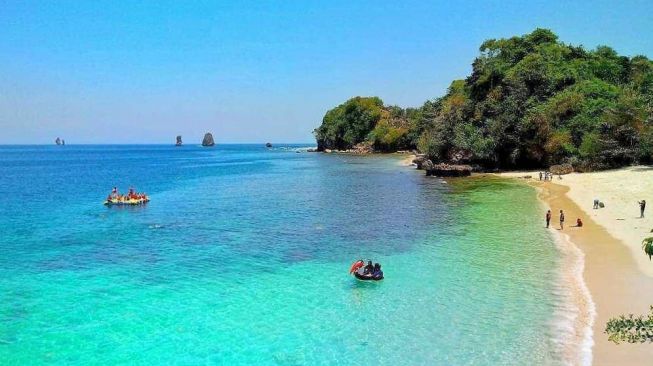 Eksotisme Pantai Tiga Warna yang Tak Boleh Dilewatkan, Simak Infonya Sebelum Berkunjung