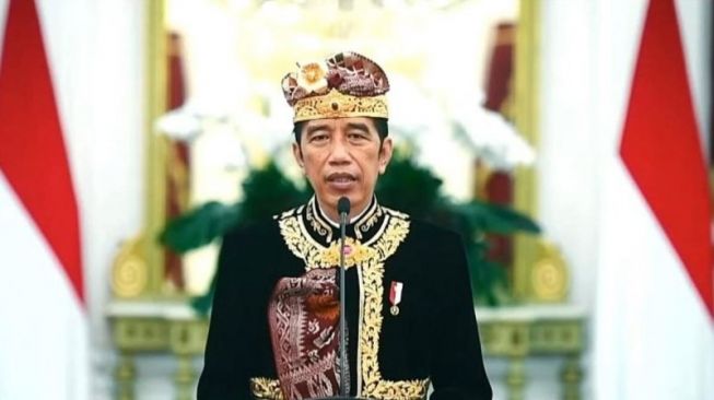 Presiden Joko Widodo saat membuka Pesta Kesenian Bali ke-43 tahun 2021 secara virtual (ANTARA/Rhisma/2021)