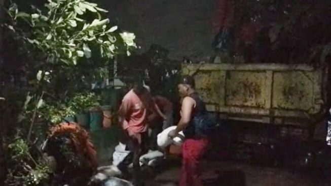 Lamban, Pemprov Banten Baru Cek Longsor di Kali Ciputat