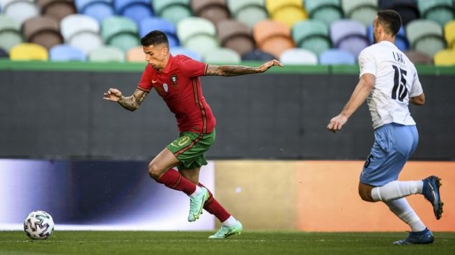 Kena COVID, Cancelo Dicoret dari Skuad Portugal Jelang Laga Perdana Grup Neraka