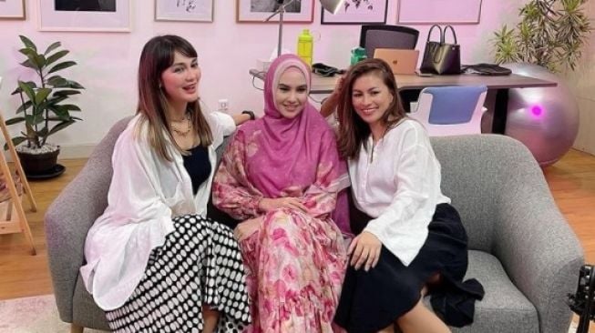 Minta Warganet Tak Hujat Kartika Putri, Luna Maya Merespons Begini