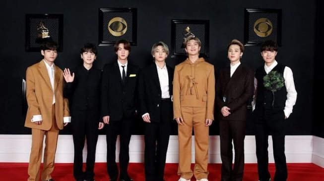 BTS saat menghandiri Grammy 2021. (Koreaboo)