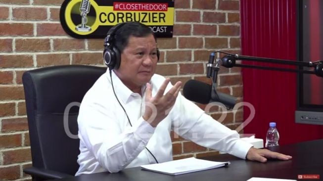 Prabowo Subianto tampil perdana di Program Podcast #CLOSETHEDOOR Deddy Corbuzier, Sabtu 12 Juni 2021. Video podcast ditayangkan Minggu 13 Juni 2021 / [SuaraSulsel.id / Tangkapan Layar Podcast Deddy Corbuzier]