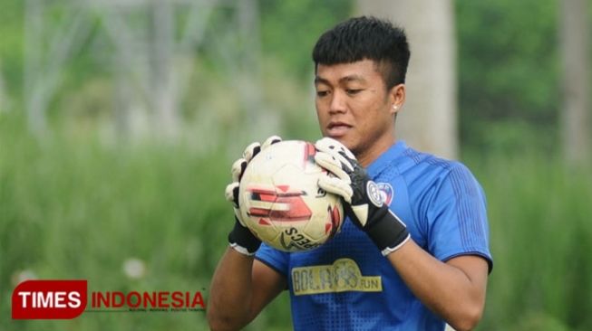 Perburuan Kiper Baru Arema FC: Tiago Simoes Bingung Pilih, 5 Kandidat Bersaing Ketat