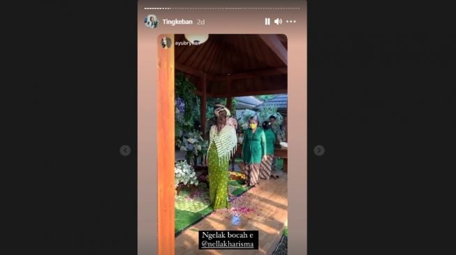 Tingkeban Nella Kharisma dan Dory Harsa. [Instagram/nellakharisma]