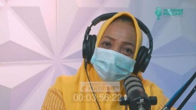 Setelah Berhasil Ajak Suami Murtad, Perempuan Ini Malah Mualaf